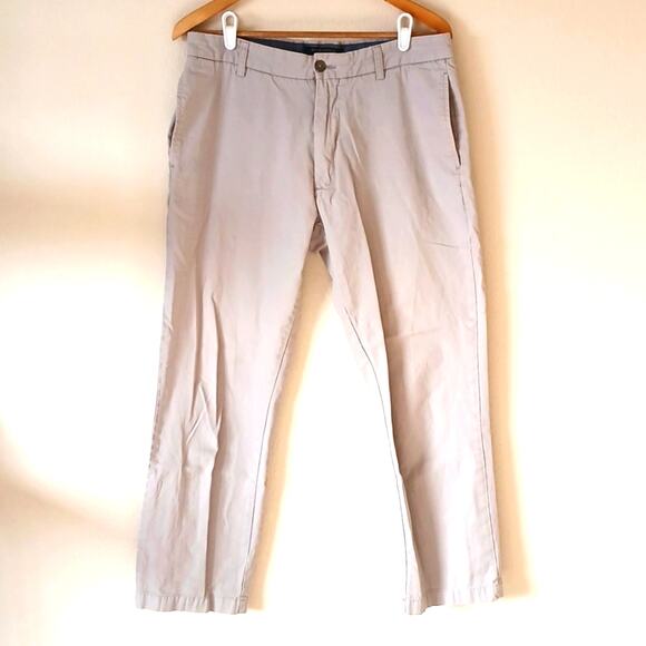Banana Republic Factory Straight fit Gavin Chino Pants - Picture 1 of 6
